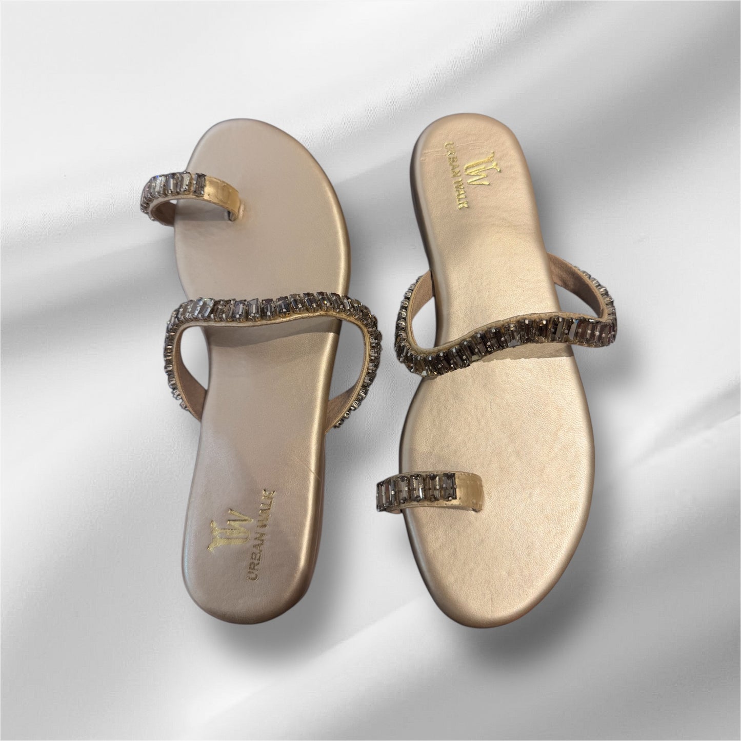 Twisted Curve Flats