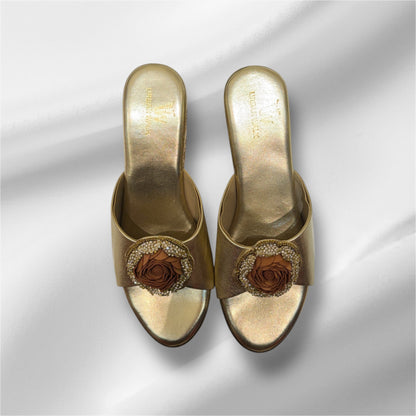 Brown Rose Platform