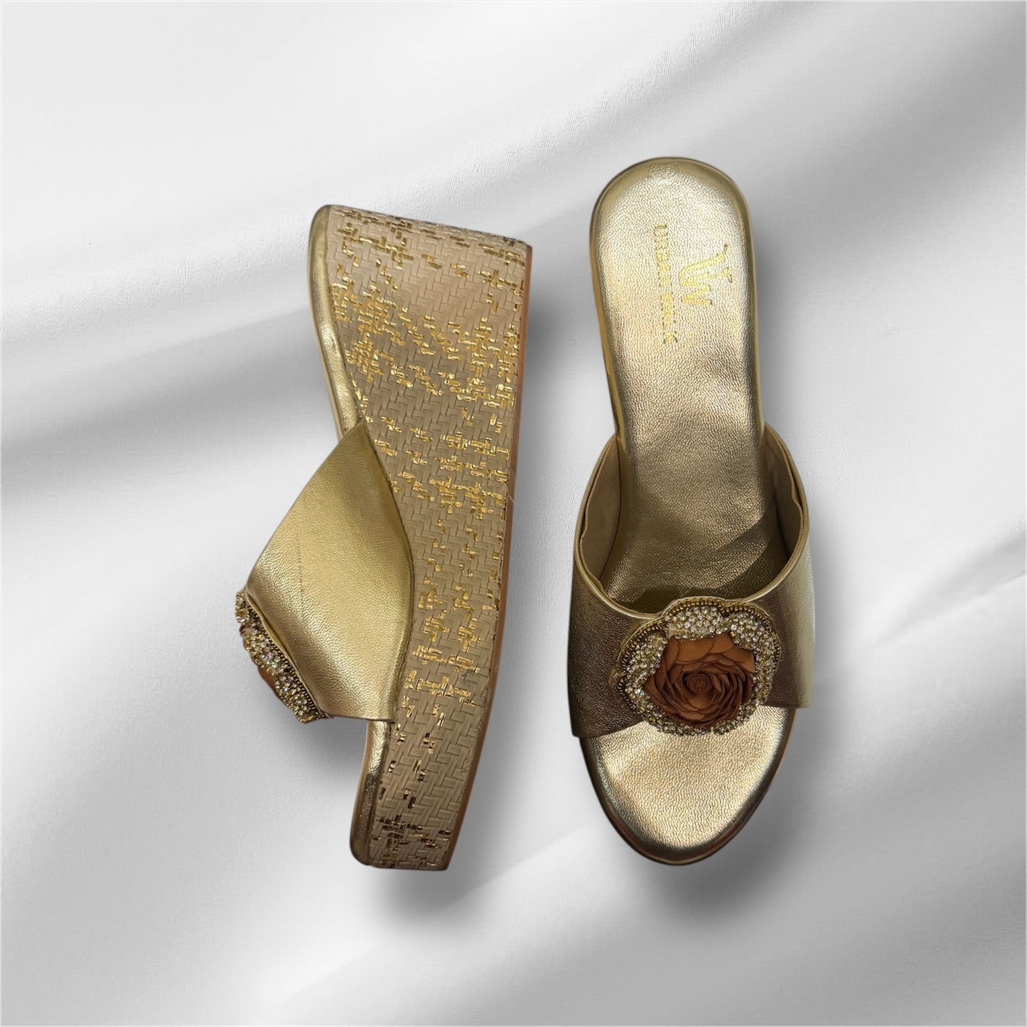 Brown Rose Platform