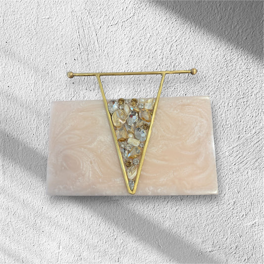 V Diamond Clutch