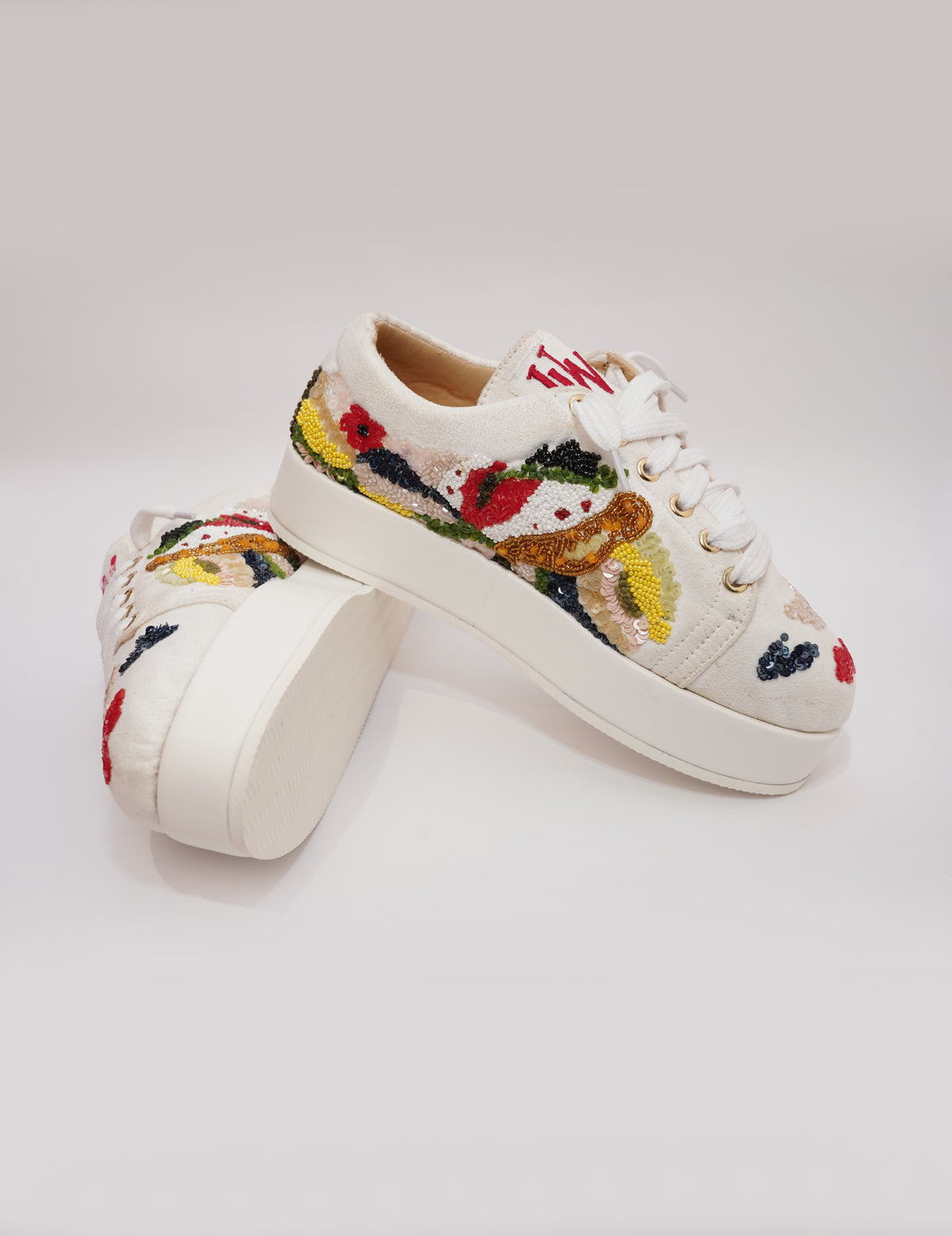 White Bloom Embroidery Sneakers