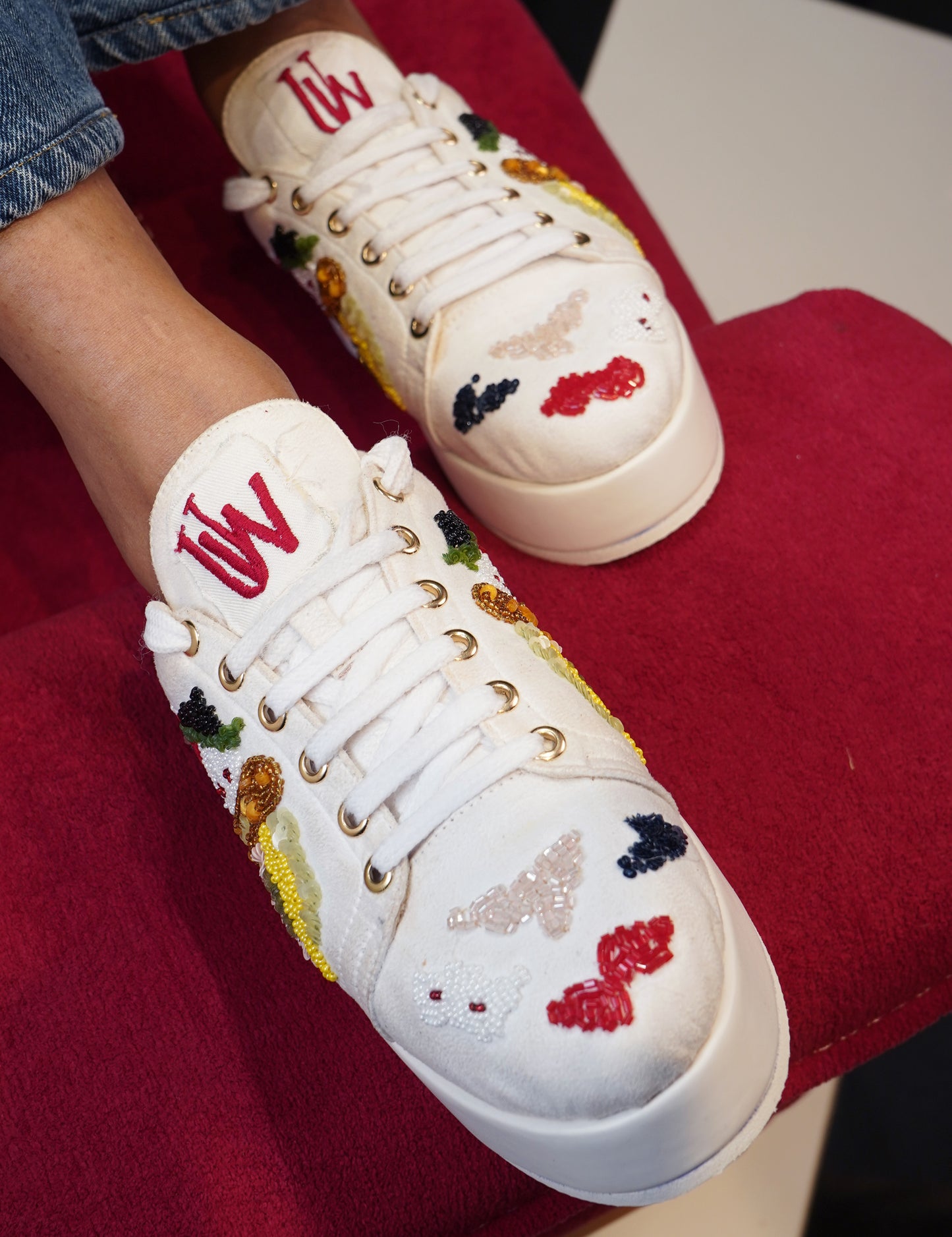 White Bloom Embroidery Sneakers