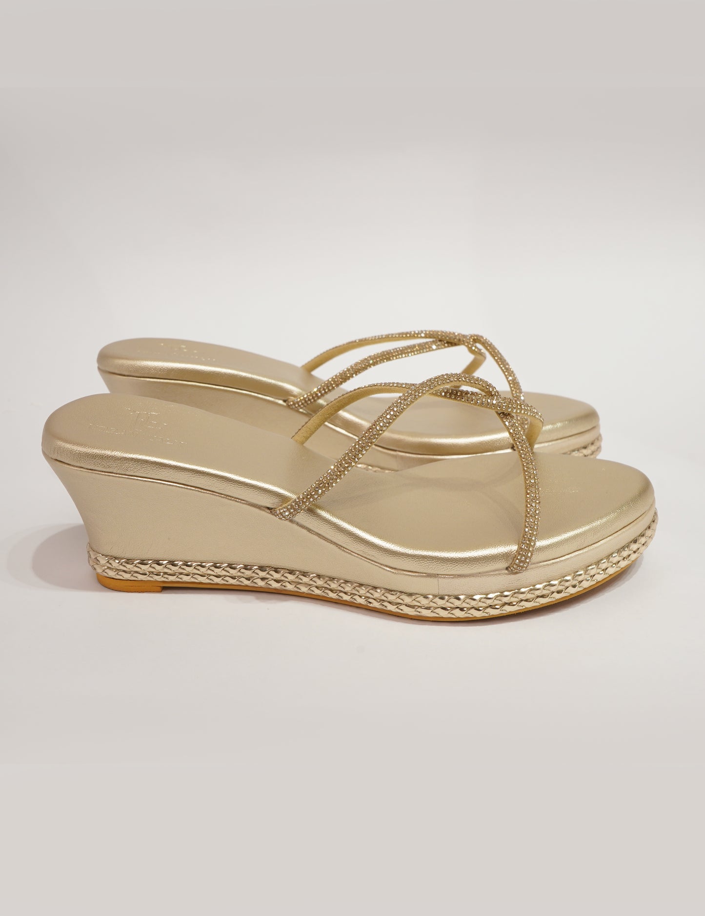 Crystal Knot Platforms